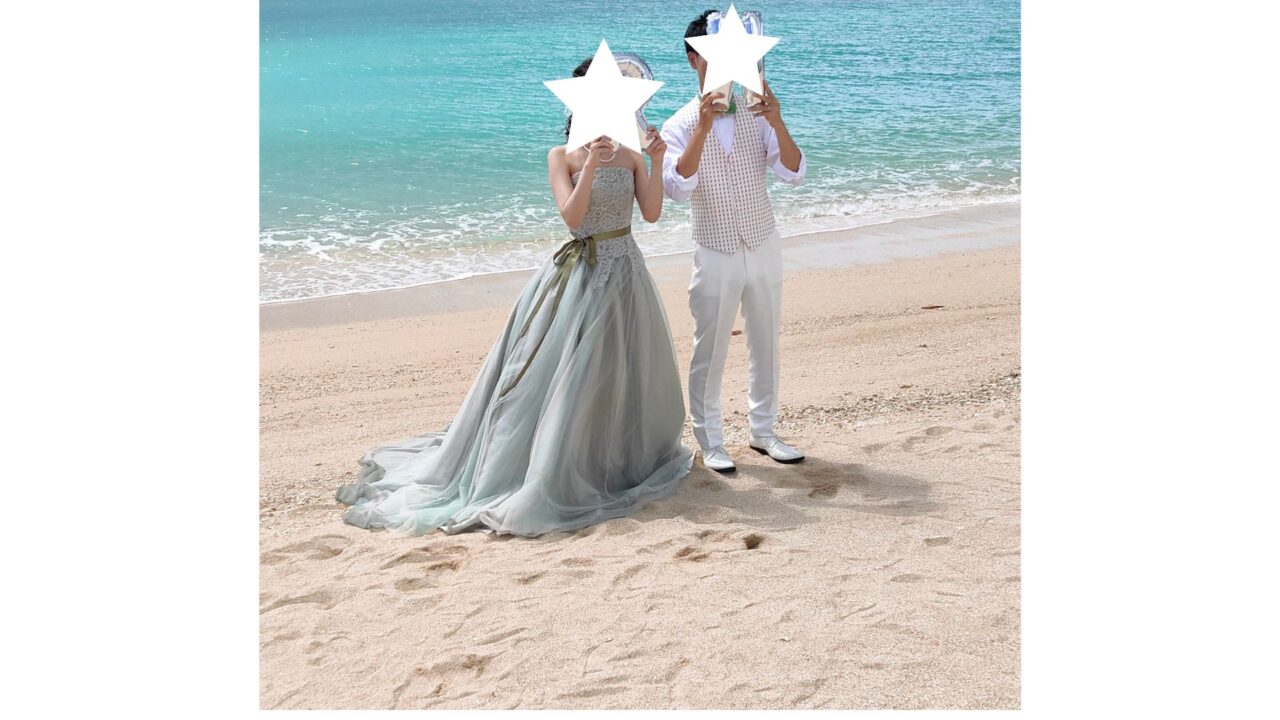 小さな結婚式でのビーチ撮影の様子